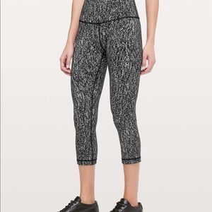 LuluLemon WunderUnder Crop Leggings